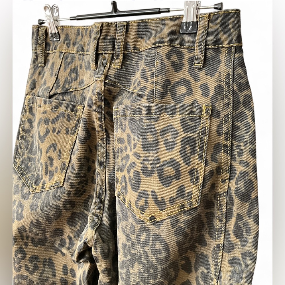 SOLD🥳NEW BARREL Y2K | SZ S | High Rise Slouchy Ankle Cropped Denim Leopard Jeans - Picture 8 of 11